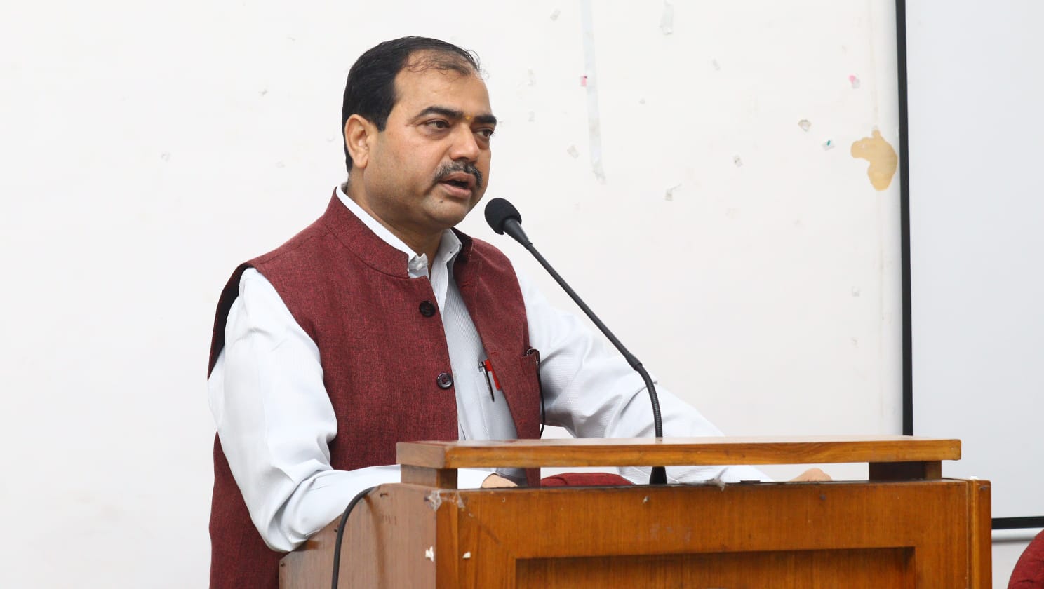 the delegates from 13 countries had an interactive session with Prof