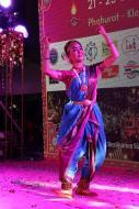 22 अक्टूबर 2022 को फौराट, बैंकॉक, थाईलैंड में दीपावली के उत्सव में थाई भरतनाट्यम कलाकार सुश्री अवासदा क्लिनसुखोन द्वारा "मंगलम गणेशम" पर शास्त्रीय नृत्य प्रदर्शन।