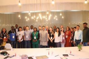 श्री प्रफुल्ल केतकर, संपादक, भारत प्रकाशन (दिल्ली) के आयोजक ने 21 प्रतिनिधियों के साथ 'अंत्योदय: वंचितों और महिलाओं के कल्याण और अधिकारिता' पर एक सूचनात्मक सत्र आयोजित किया।