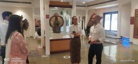 प्रो. क्रिश्चियन एस्कोबार ने अपनी पत्नी के साथ राष्ट्रीय शिल्प संग्रहालय और हस्तकला अकादमी का दौरा किया