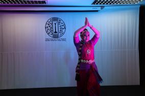 एसवीसीसी भारतीय दूतावास, बैंकॉक ने एसवीसीसी बैंकॉक में कुचिपुड़ी थाई कलाकार खुन सरिन्या इमरादी द्वारा कुचिपुड़ी नृत्य गायन का आयोजन किया